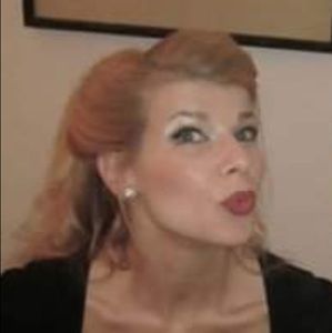 Meet your Posher, Crystal